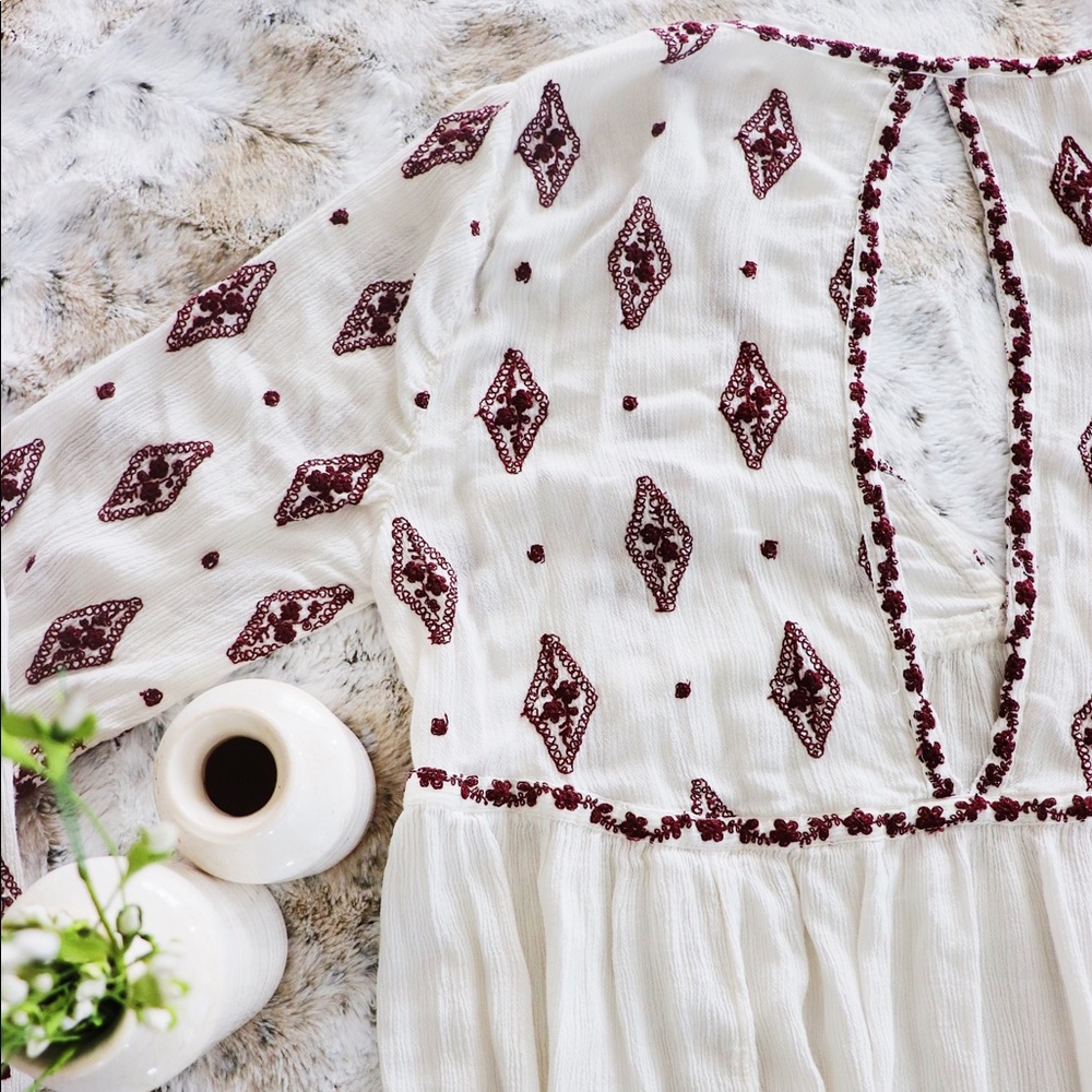 White Embroidered Tunic - Picture 4 of 4